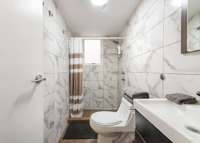 T301 - 1 Bedroom - 1 Bth *